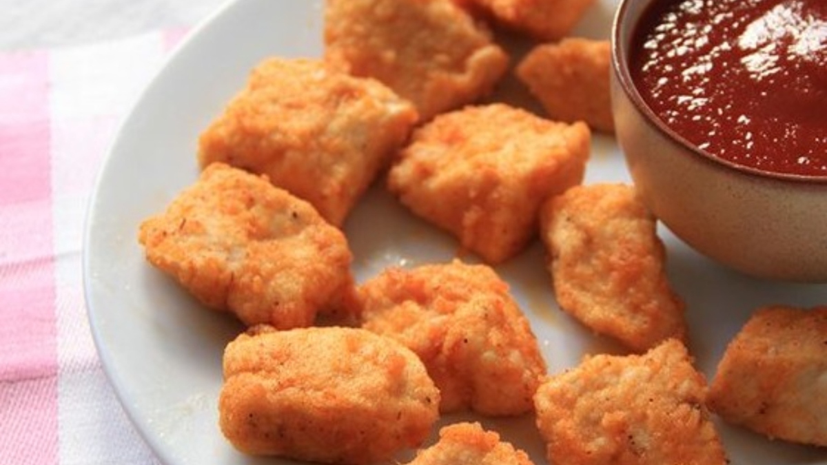 csirke nuggets, csirkefalatkák, gyors ebéd, mártogatós, recept