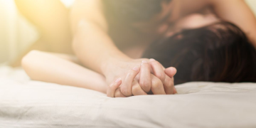 Intimitás a baba születése után: Mi várható a hálószobában?