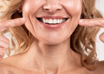 Így maradhat fiatalos a mosolyod 50 felett – cikkajánló: www.noklapja.hu