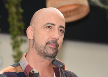 Dobrády Ákos sírása fia miatt – cikkajánló: www.kiskegyed.hu