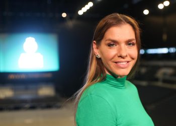Dér Heni megmutatta ritkán látott kislányát a Sztárbox előtt – cikkajánló: www.kiskegyed.hu
