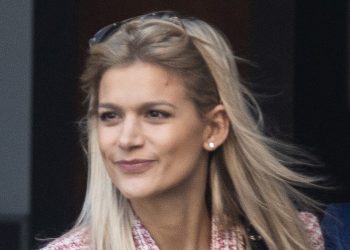 Várandósan megváltozott Weisz Fanni külseje – cikkajánló: www.kiskegyed.hu