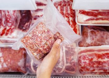Friss hús kiválasztása a hentesnél – cikkajánló: www.noklapja.hu
